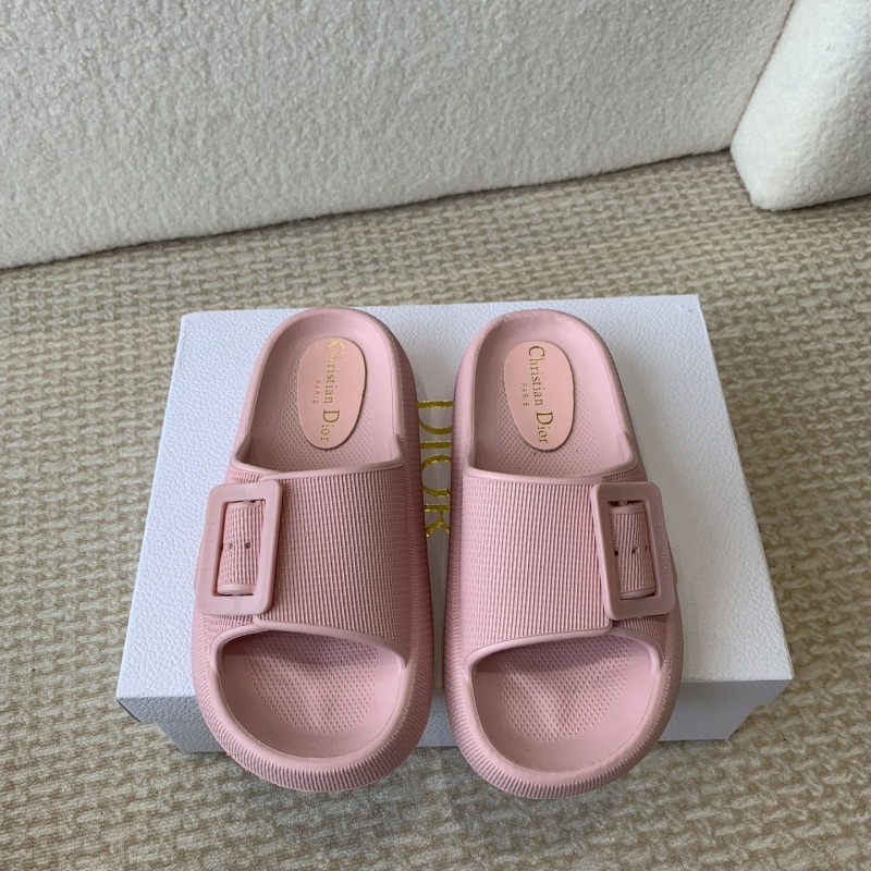 ch**an D*or slippers